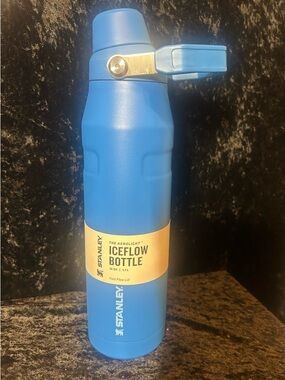 Stanley 36 oz IceFlow Aerolight Bottle - Bright Blue Fast-Flow Lid